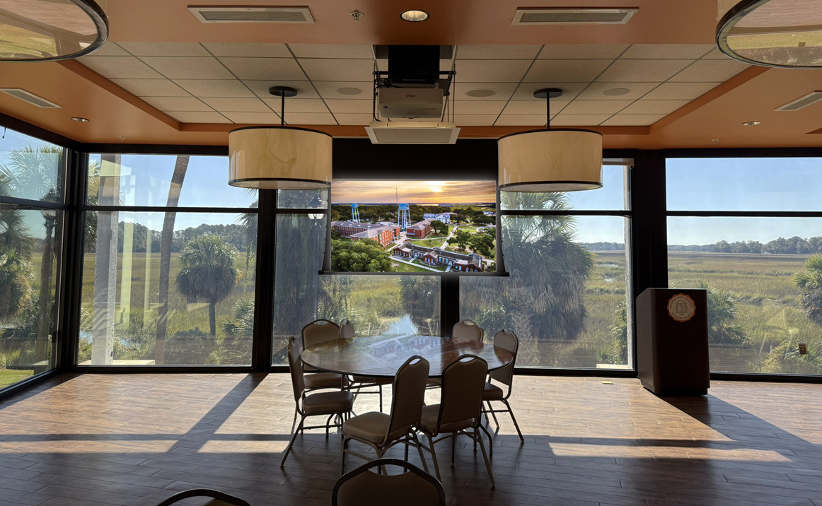 ssu-marshview-room-projector Marshview room AV system at Savannah State University