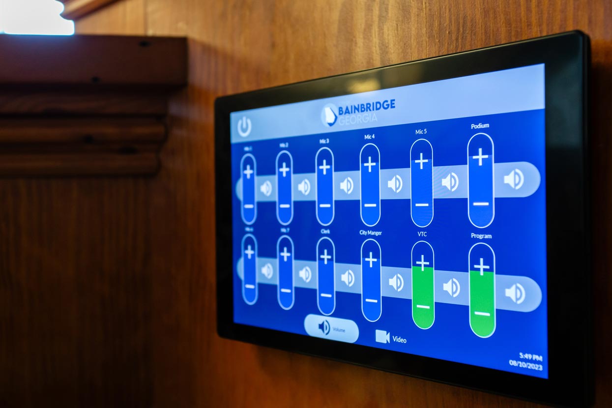 city-of-bainbridge-council-chambers-4 Touch panel controls on council chambers Audio video system at the City of Bainbridge