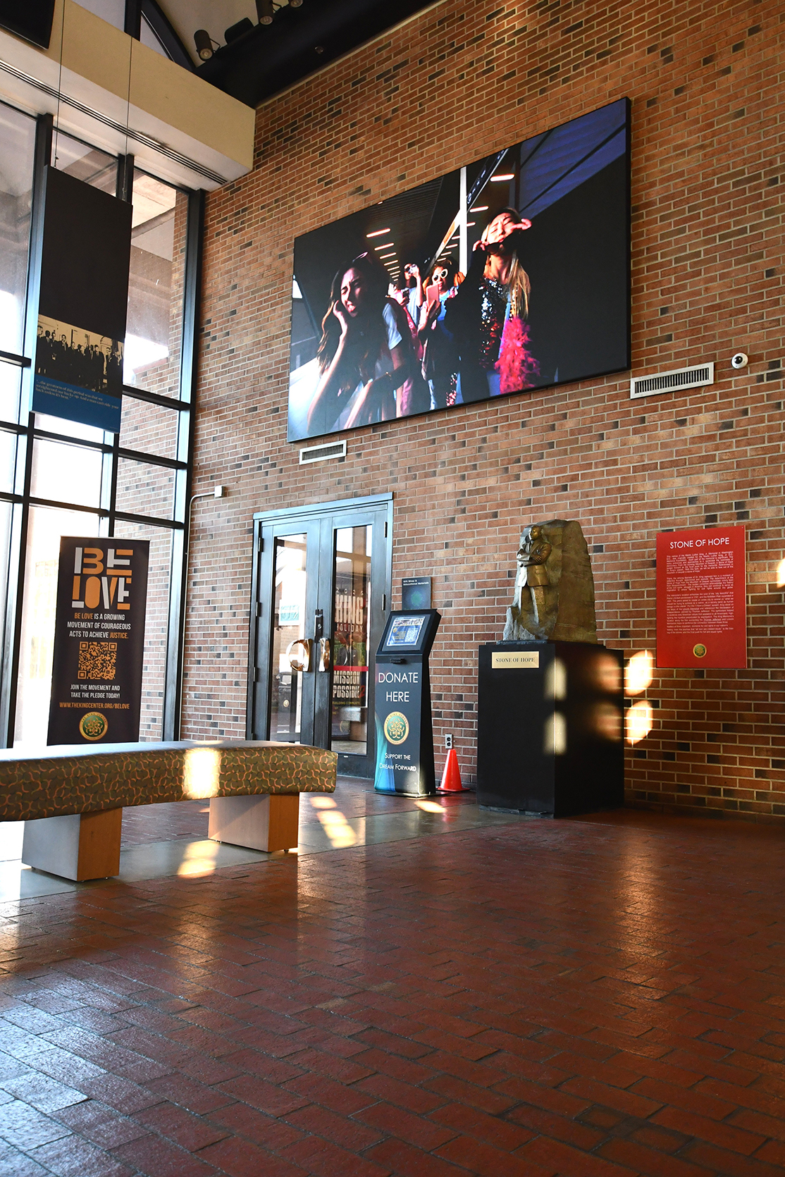 king-center2 LED video wall at the King Center in Atlanta